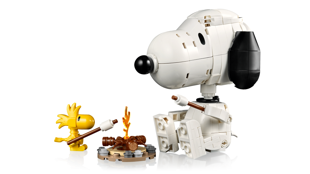 21368 | LEGO® Ideas Peanuts: Snoopy's Doghouse