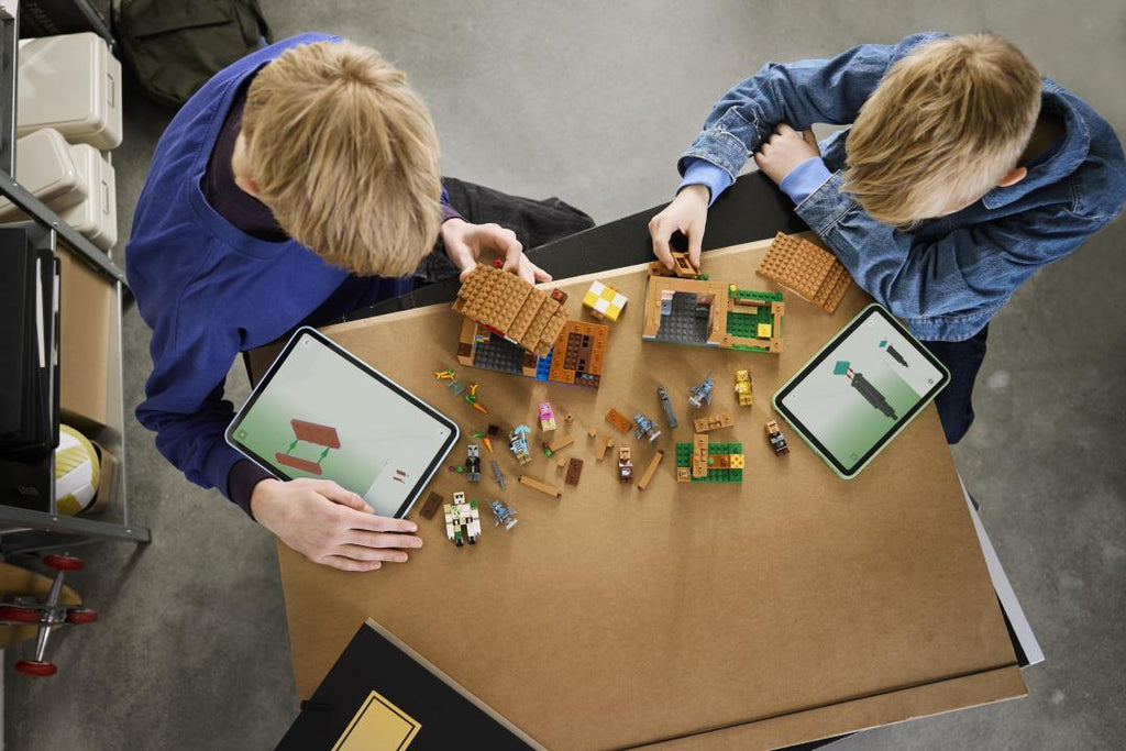 21596 | LEGO® Minecraft® Evoker Village Attack
