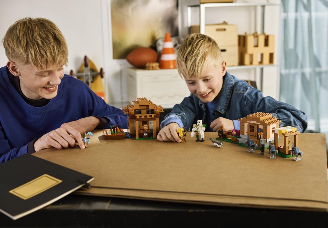 21596 | LEGO® Minecraft® Evoker Village Attack