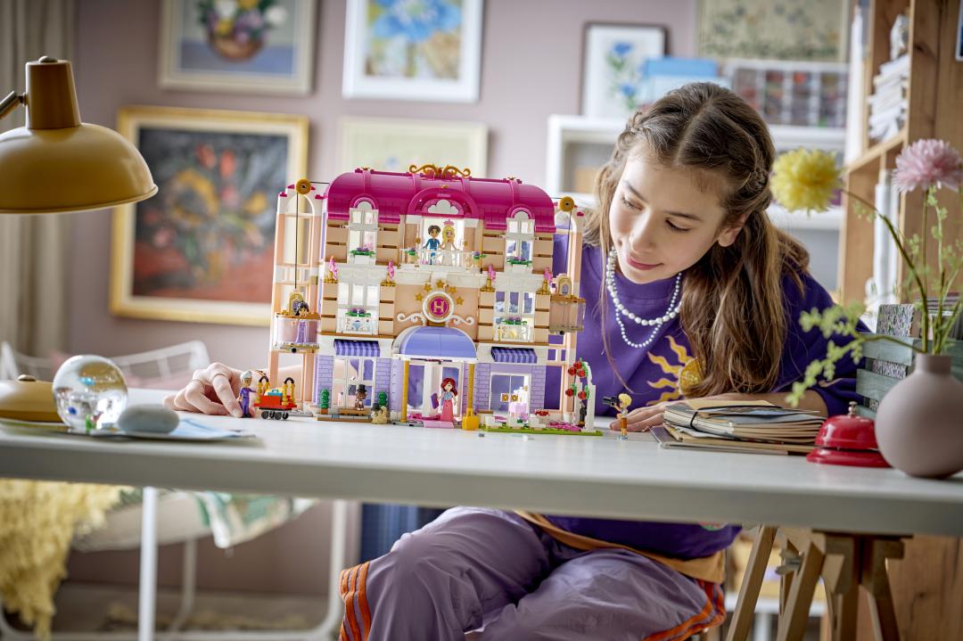 42704 | LEGO® Friends Heartlake City Grand Hotel