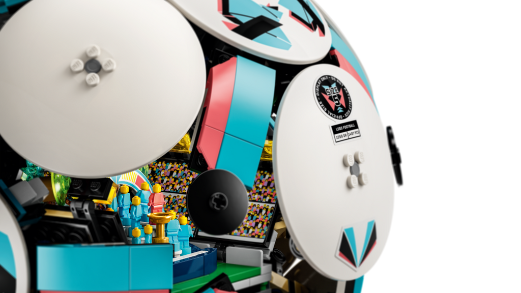 43019 | LEGO® Editions Football