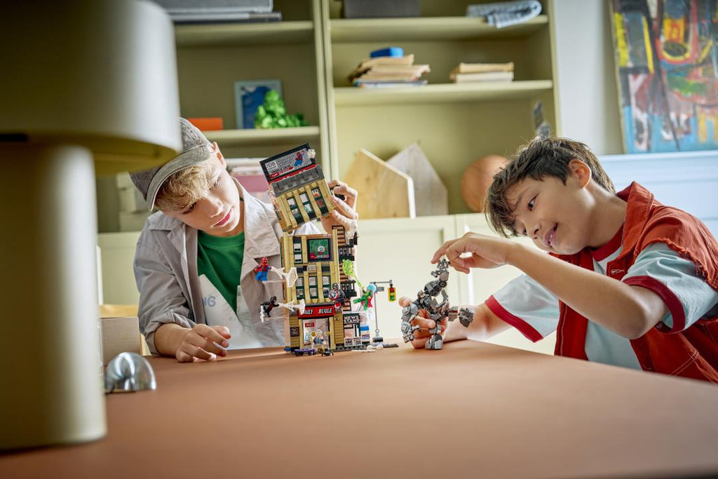 76342 | LEGO® Marvel Spider-Man vs. Mysterio: The Daily Bugle
