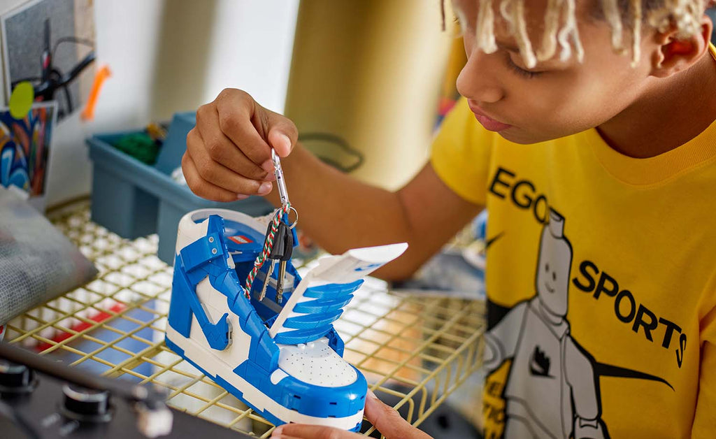 43008 | LEGO® Iconic Nike Dunk